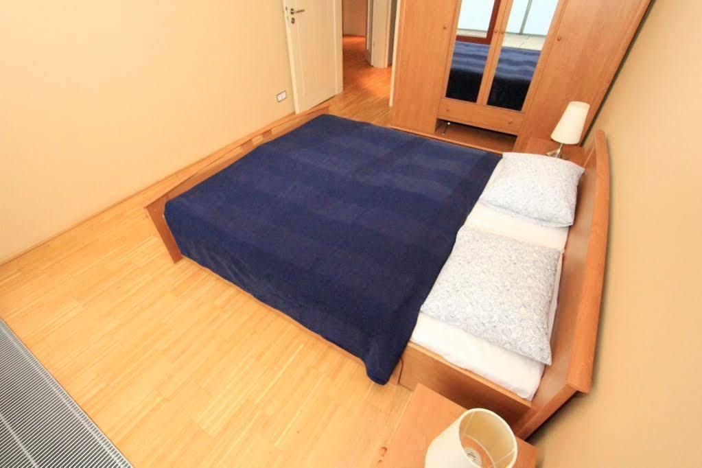 Luxury Apartment River Diamond Residence Прага Экстерьер фото