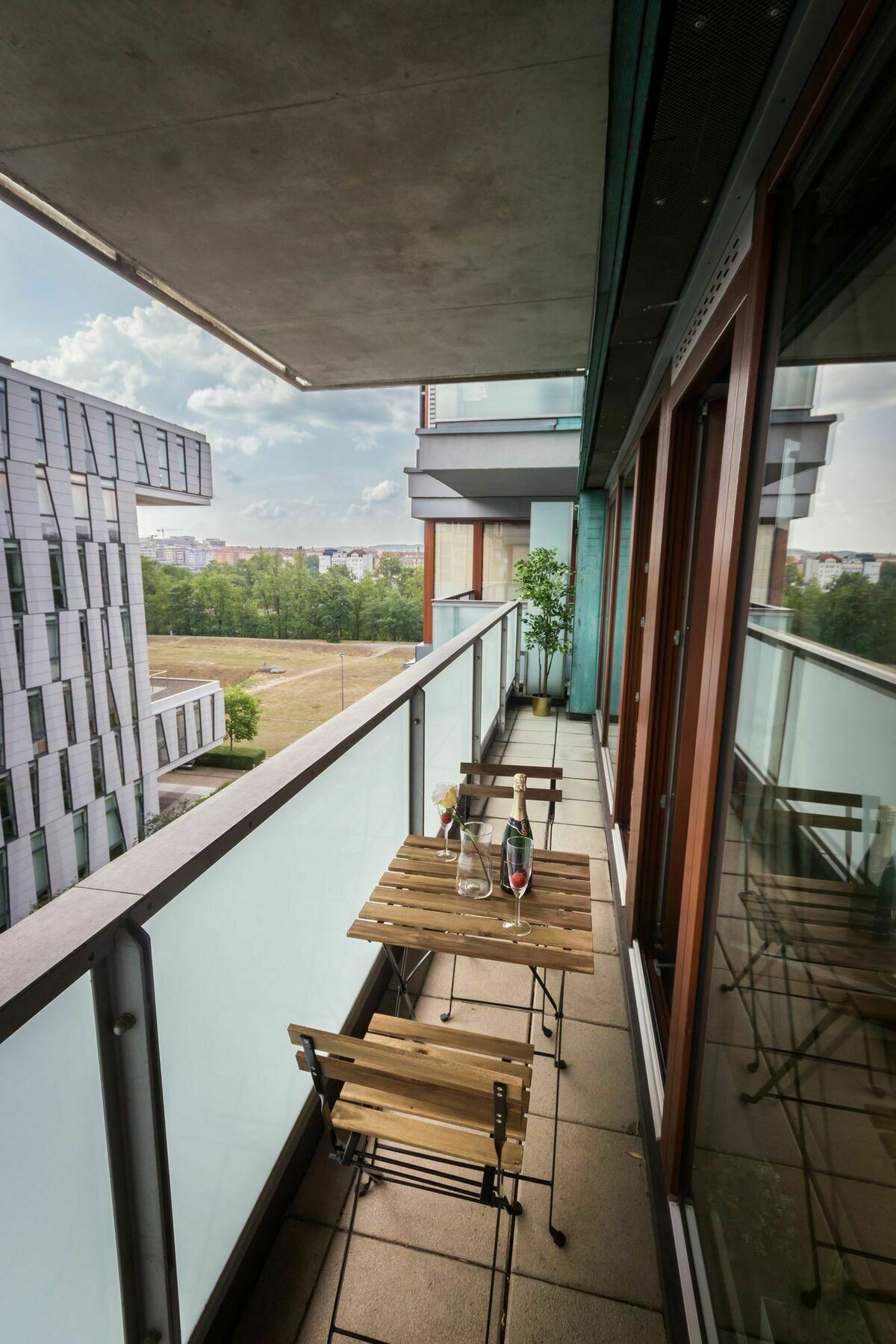 Luxury Apartment River Diamond Residence Прага Экстерьер фото